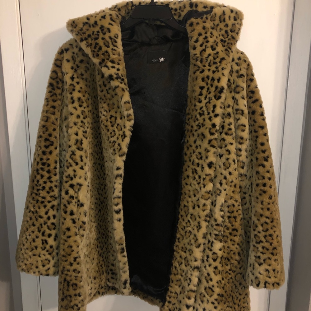 Faux fur leopard jacket